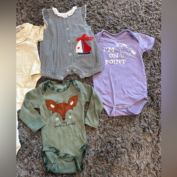 0-3 mo baby onesies - Picture 3 of 6